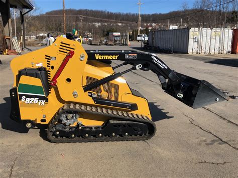 Mini Skid Steer – JRJ Rental